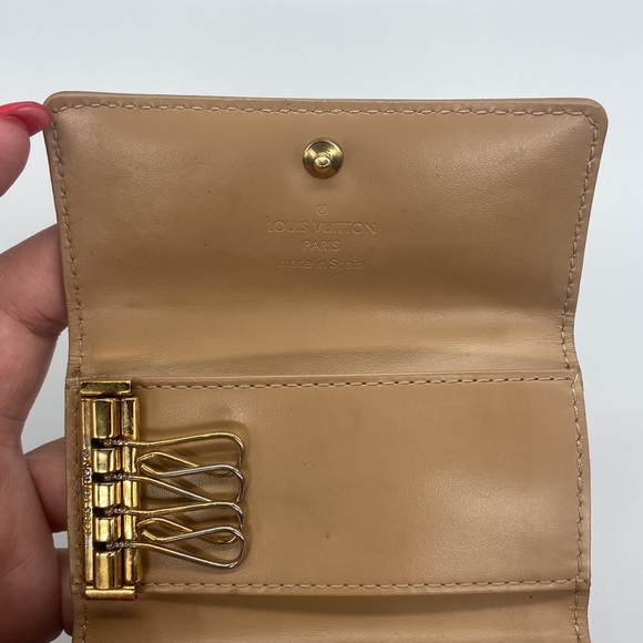Louis Vuitton Vernis 4 Key Holder - Picture 6 of 10